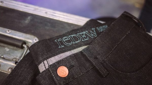 Recycling von Jeans-Knöpfen aus Kupfer von Metalbottoni für redEW8