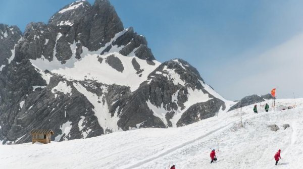 Skiing in China is still booming - although not as strong as in the previous year.