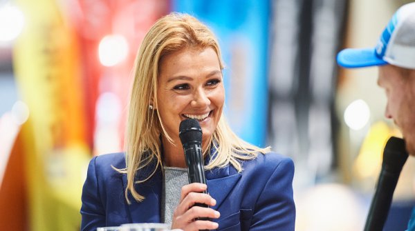 Ex-Schwimmstar Franziska van Almsick im Talk beim Health & Fitness-Forum in der Halle A6.