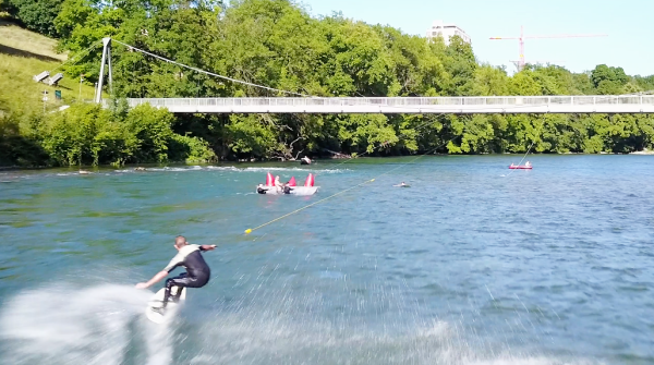 Spektakulär: Beim Up Stream Surfing geht es Fluss aufwärts.