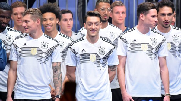 In November 2017, the DFB and supplier Adidas presented the new national team jersey.