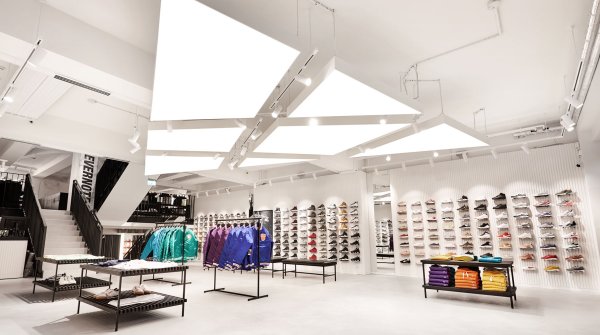 2018 eröffnete Kickz seinen neuen Store in Hamburg. Wenn neue Sneaker in den Laden kommen, campieren die Fans vor der Tür.