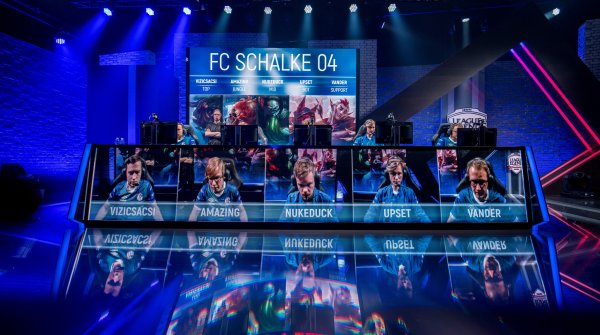 Der FC Schalke 04 spielt neben Fifa auch League of Legends