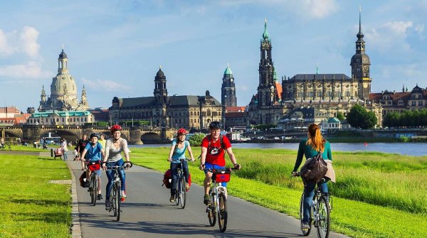 Der Elbe-Radweg, der Dresden passiert, ist der beliebteste in Deutschland.