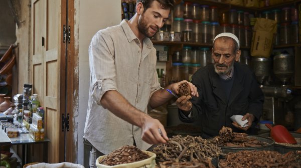 Bei Royal Robbins dreht sich alles um Kleidung für den aktiven Reisenden.