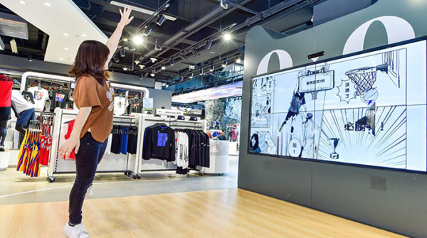 Intersport hat in Peking gemeinsam mit der Alibaba B2C-Plattform Tmall einen stationären Store mit vielen digitalen Features eröffnet.