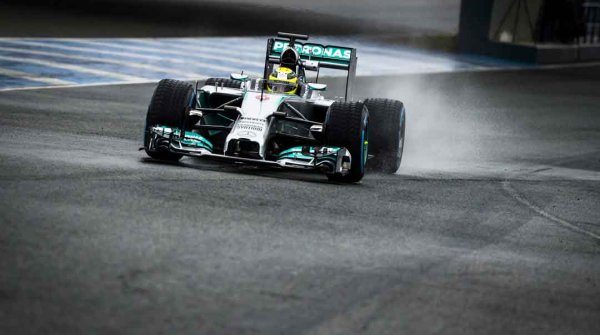 Mercedes fährt ebenfalls bei der F1 New Balance eSports-Series mit.