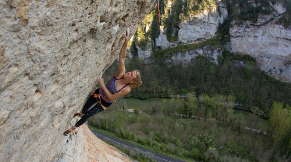 Lena Herrmann gehört zu den besten Fels-Kletterinnen Deutschlands