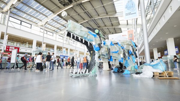 OutDoor bei der ISPO 2019 - Müllmonster