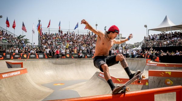 Heimana Reynolds from the USA is currently one of the world's best skateboarders.