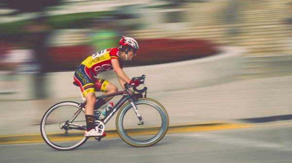 Auch Rennradfahrer profitieren von den Social-Media-Channels.