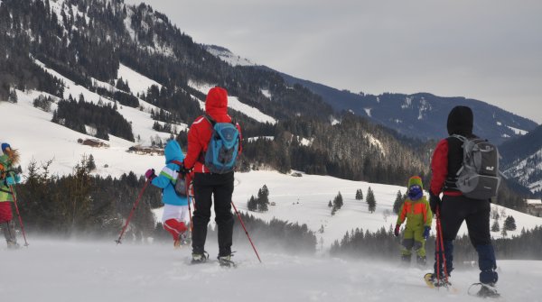 Schnee und Wetter richtig lesen können ist elementar auf Kindertour.