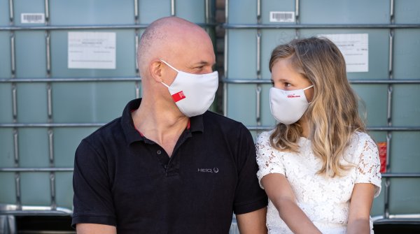 HeiQ CEO Carlo Centonze and his daughter in HeiQ Viroblock-ed masks