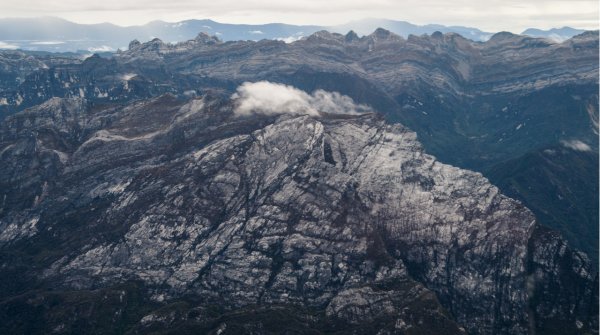 Sumantri ist der zweithöchste Berg Ozeaniens in Neuguinea