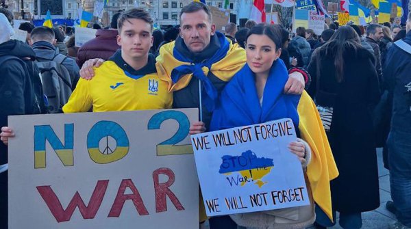 Der Ex-Fußballstar und heutige Trainer Andriy Shevchenko auf einer Friedensdemonstration in London