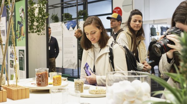 Die Material Lab & Circular Experience bot spannende Einblicke in die Materialkunde.