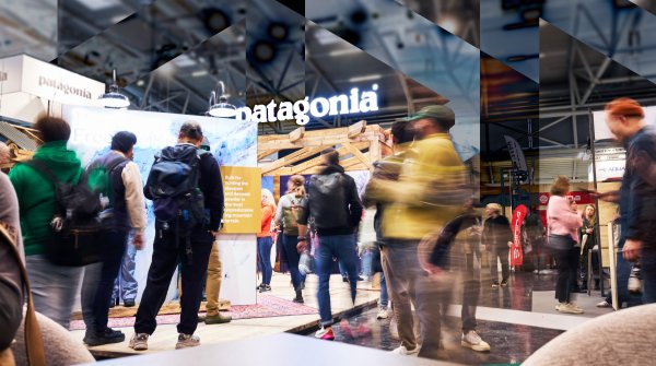 Besucher*innen auf der ISPO Munich tummeln sich in den vollen Hallen