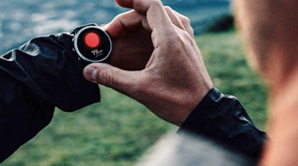 Smartwatch in Outdoor Umgebung