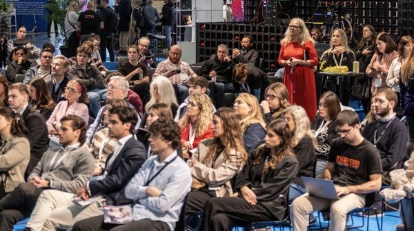 Besucher*innen der ISPO 2024 bei der Retail Stage