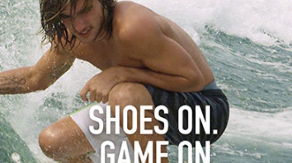 Auch zum Surfen geeignet: Die Schuhe von On können aber auch ohne Brett auf dem Wasser benutzt werden.