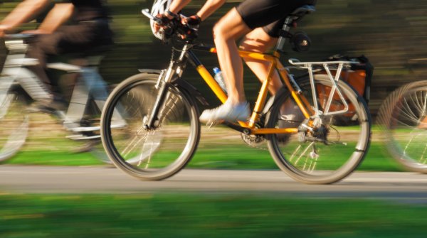 Sportlich unterwegs im Straßenverkehr – mit dem Trekkingbike