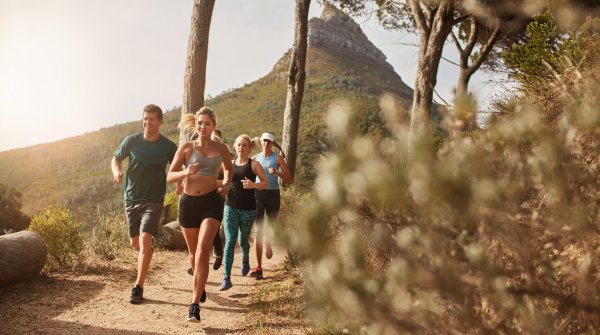Mit anderen gemeinsam laufen – Trailrunning-Events für jedermann 