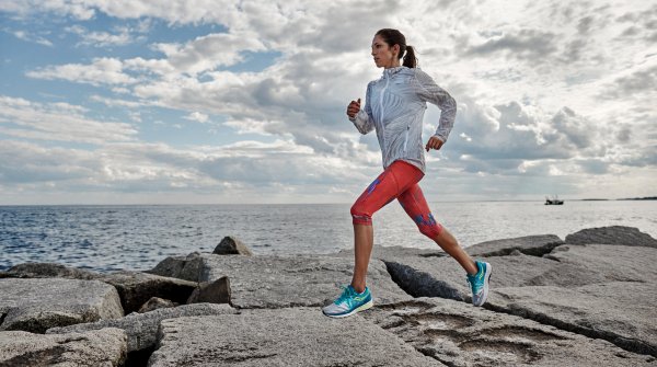 Training und Laufschuhe zu variieren, kann die Verletzungsgefahr reduzieren