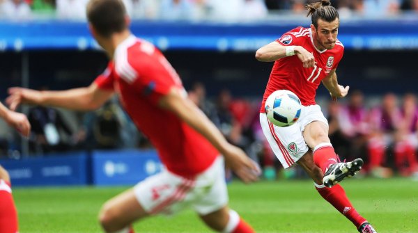 Gareth Bale is successful for Wales at the Euro 2016 with his Adidas X 15 (available starting at a reduced 150 euros).