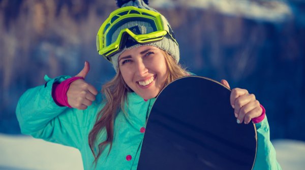Mit dem passenden Snowboard haben auch Anfänger schnell Spaß am Fahren.