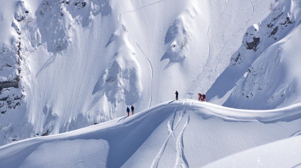 Abseits der markierten Pisten: Freeriden im Tiefschnee