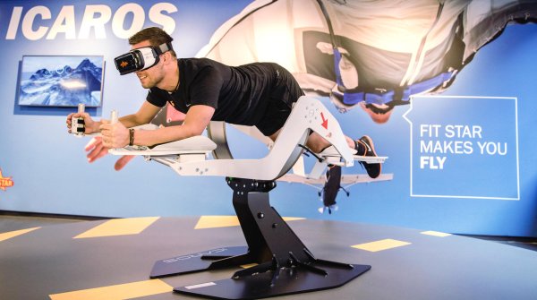 Fit Star makes you fly: The German fitness company provides an Icaros for their customers.