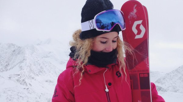 Nina Schlickenrieder wagt sich nach ihrem Außenmeniskus-Riss wieder auf die Piste.