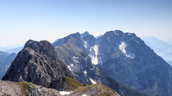 mb-161210-ThinkstockPhotos-516379751 Das Kaisergebirge „Wilder Kaiser“ in Tirol zählt zu den Hotspots der Kletterszene.