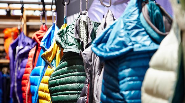 „Worn Wear-Programm“: Die Outdoor-Bekleidung von Patagonia kann in Reparatur-Stationen auf der ganzen Welt repariert werden.