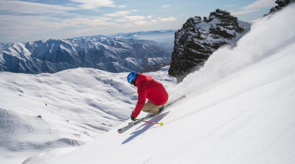 Das Cardrona Alpine Resort lädt seit 1980 neuseeländische Wintersport-Fans.