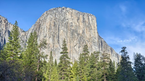 Die Südwestwand des El Capitan ist bei Kletterern berühmt: Alex Honnold bezwang die Steilwand in weniger als vier Stunden – und ohne Sicherung. 