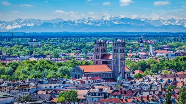 Outdoor-Sportler kommen in München und der Alpenregion voll auf ihre Kosten. Hier könnten künftig Designer, Schnittmacher und Produktmanager von funktioneller Bekleidung ausgebildet werden.