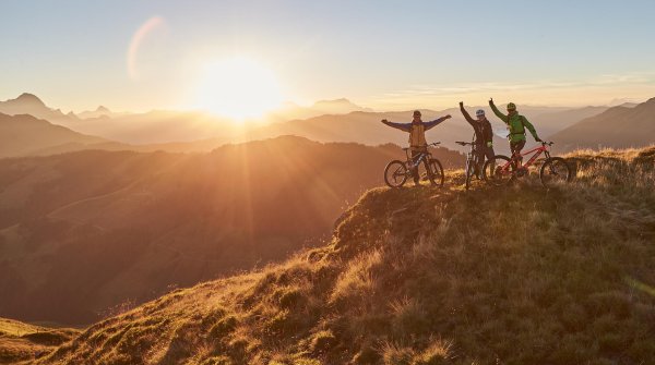 Immer wieder sind die fantastischen Ausblicke Lohn für den Gipfelsturm