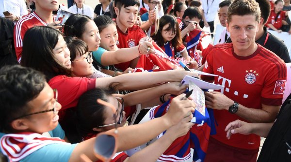 Angreifer Robert Lewandowski ist derzeit mit dem FC Bayern auf China-Reise.