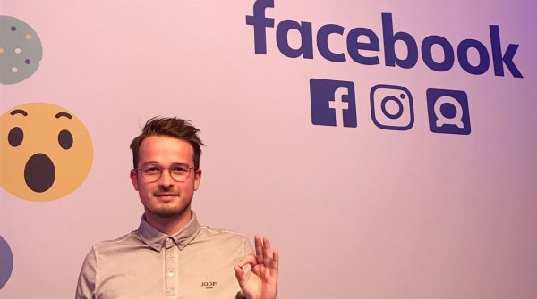 Soccer in social media: Daniel Kramer is responsible for Bundesliga clubs on Facebook.