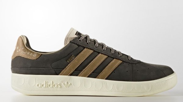 Meant to protect against rainstorms and beer: The leather of the Oktoberfest sneakers by Adidas.