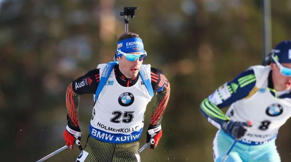 Still on the road in the World Cup with a headband and backpack by the Erdinger brewery: Simon Schempp, biathlon world champion in the mass start.