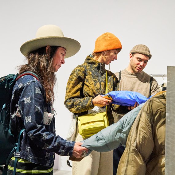 Besucher der ISPO in der Zeitgeist Area