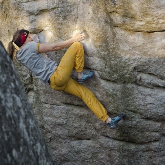 C'est aussi grâce à des professionnels comme Anna Stöhr que le bouldering déploie ses charmes auprès d'un large public.