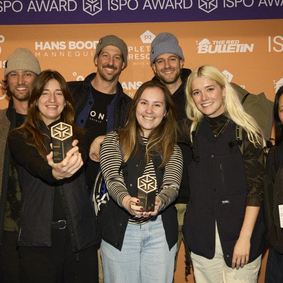 ISPO Award Winner freuen sich über den Awad