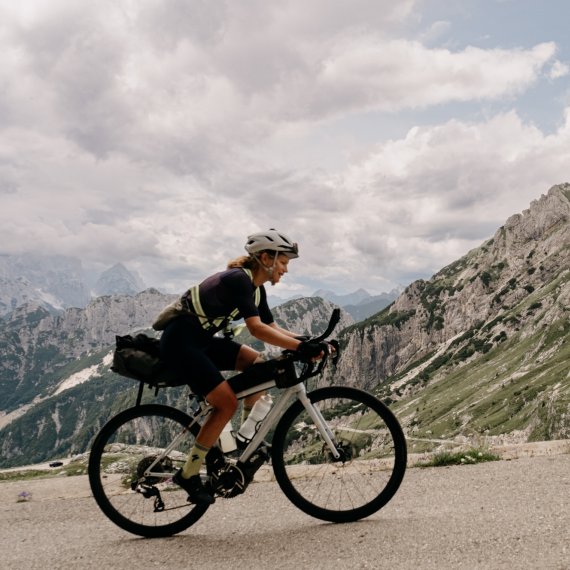 Jana Kesenheimer ultracycling in the mountains