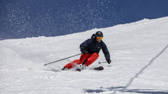 Mit Verbesserung der S/Race und S/Max Kollektionen verbessert Salomon auch das Gefühl für großartige Schwünge auf der Piste.