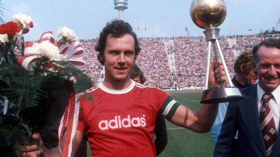 Franz Beckenbauer in 1976: In that year he became European Champion, European Cup Winner, Intercontinental Cup Winner and Footballer of the Year in Germany and Europe.