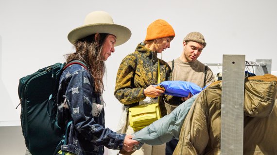 Besucher der ISPO in der Zeitgeist Area