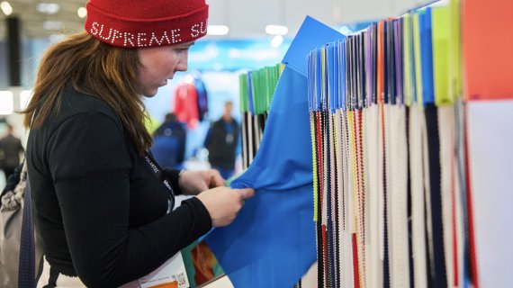 Ausstellung von Stoffen auf der ISPO Munich